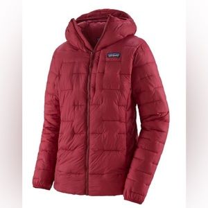 Patagonia W’s Macro Puff Hoodie Size Small in Roamer Red